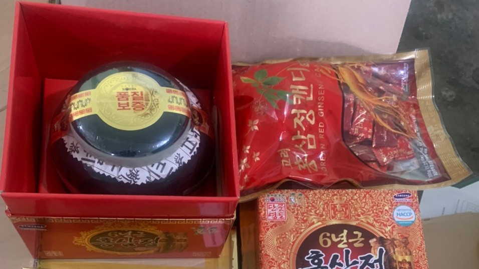 Phú Yên: Tạm giữ hàng trăm hộp cao hồng sâm và lượng lớn hàng hóa không rõ nguồn gốc xuất xứ