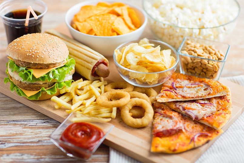 Người bị bệnh xương khớp nên “kiêng” ăn những loại thực phẩm nào?