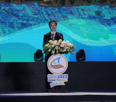 Chủ tịch UBND tỉnh Bình Thuận Đoàn Anh Dũng phát biểu khai mạc năm du lịch quốc gia năm 2023
