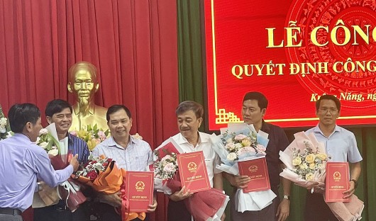 Đắk Lắk: Điều động, bổ nhiệm hàng loạt cán bộ huyện để phục vụ nhân dân tốt hơn