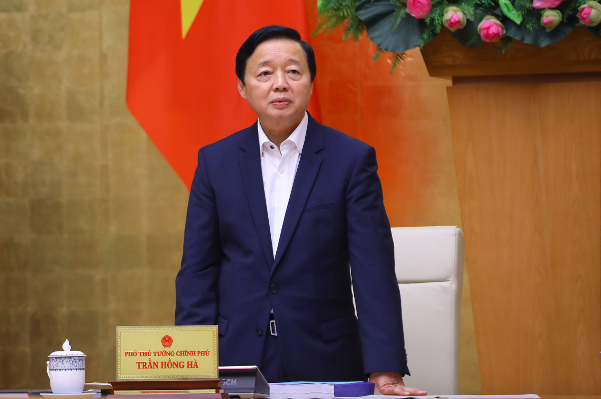 Phó Thủ tướng Trần Hồng Hà yêu cầu cơ quan soạn thảo thống kê, xác định mức độ quan tâm của người dân, xã hội đối với từng nhóm vấn đề trong dự thảo Luật Đất đai (sửa đổi), thể hiện qua số lượng ý kiến đóng góp - Ảnh: VGP