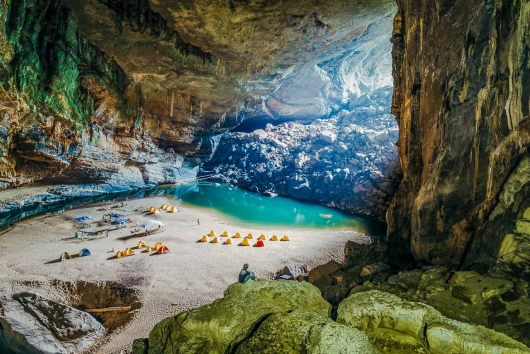 Mê mẩn với vẻ đẹp độc đáo của những hang động Việt Nam