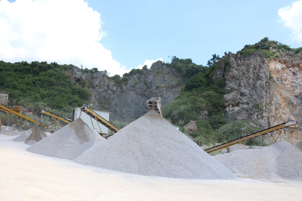 TP Hạ Long: Đẩy nhanh lộ trình đóng cửa mỏ đá và mỏ than lộ thiên - Báo  Quảng Ninh điện tử