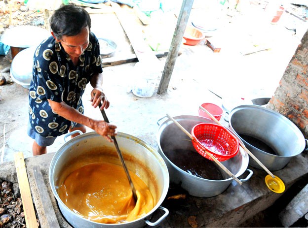 Phát triển làng nghề nấu đường thốt nốt Tri Tôn