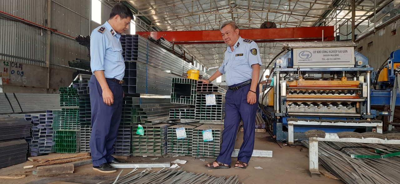 Đắk Nông: Phát hiện5 cơ sở kinh doanh sắt thép không có nhãn hàng hóa