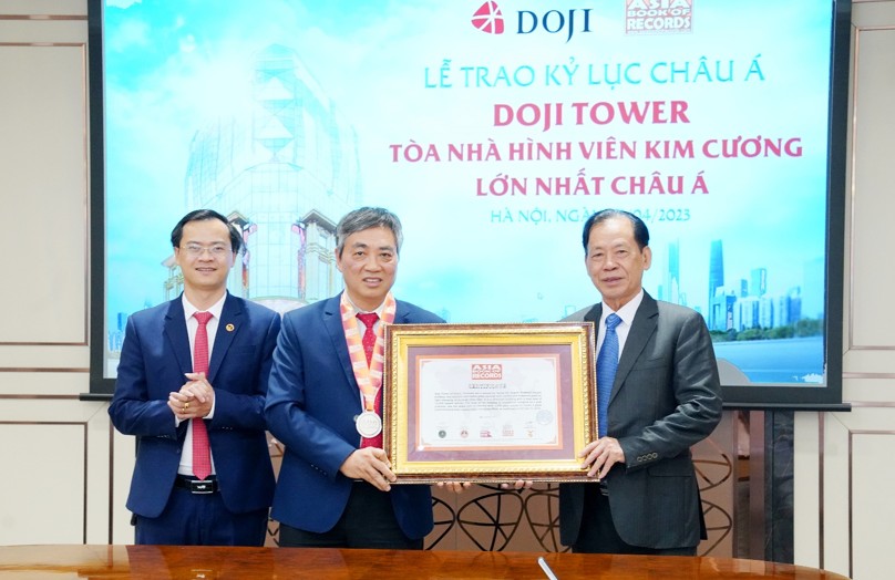 DOJI Tower vinh dự đón nhận giải thưởng Tòa Nhà Hình Viên Kim Cương Lớn Nhất Châu Á Năm 2022