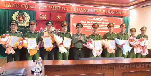 Nhiều tập thể, cá nhân thuộc Công an tỉnh Đắk Nông được các cấp khen thưởng