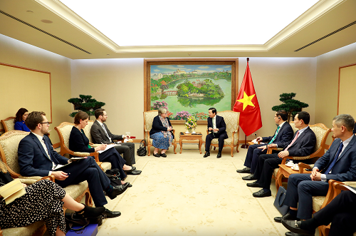 Phó Thủ tướng Trần Hồng Hà mong muốn Vương quốc Anh tích cực chuyển giao ứng dụng khoa học công nghệ cao để hỗ trợ Việt Nam phát triển nông nghiệp bền vững
