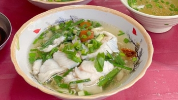 Khám phá tiệm hủ tiếu mì cá tồn tại hơn 80 năm tại Sài Thành
