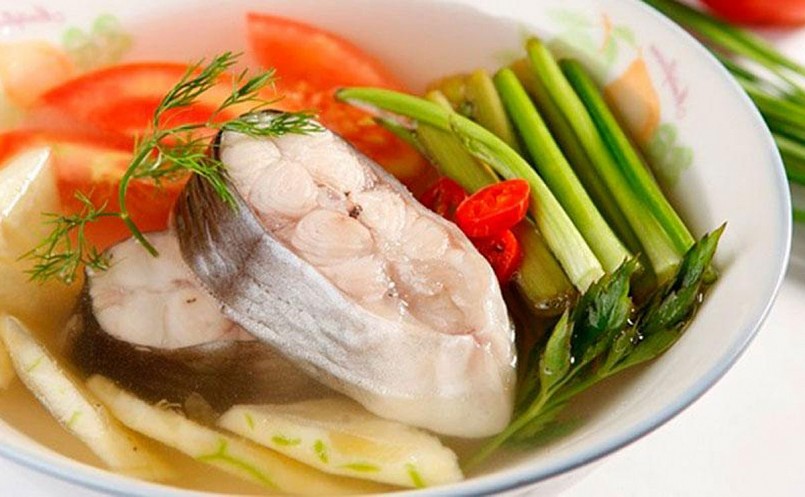 Canh chua cá là món ăn quen thuộc trong mâm cơm thường ngày của người Việt