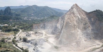 Hòa Bình: Yêu cầu Công ty TNHH thương mại Nam Phương tạm dừng việc khai thác khoáng sản tại mỏ đá Lộc Môn