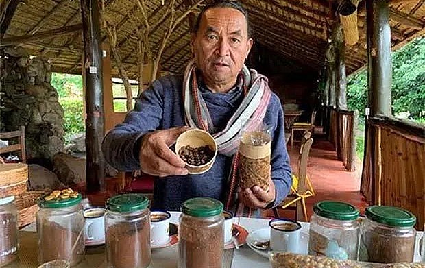 Ông Jacques Ramarlah giới thiệu về cách tạo ra dòng cà phê đẳng cấp đắt nhất thế giới.