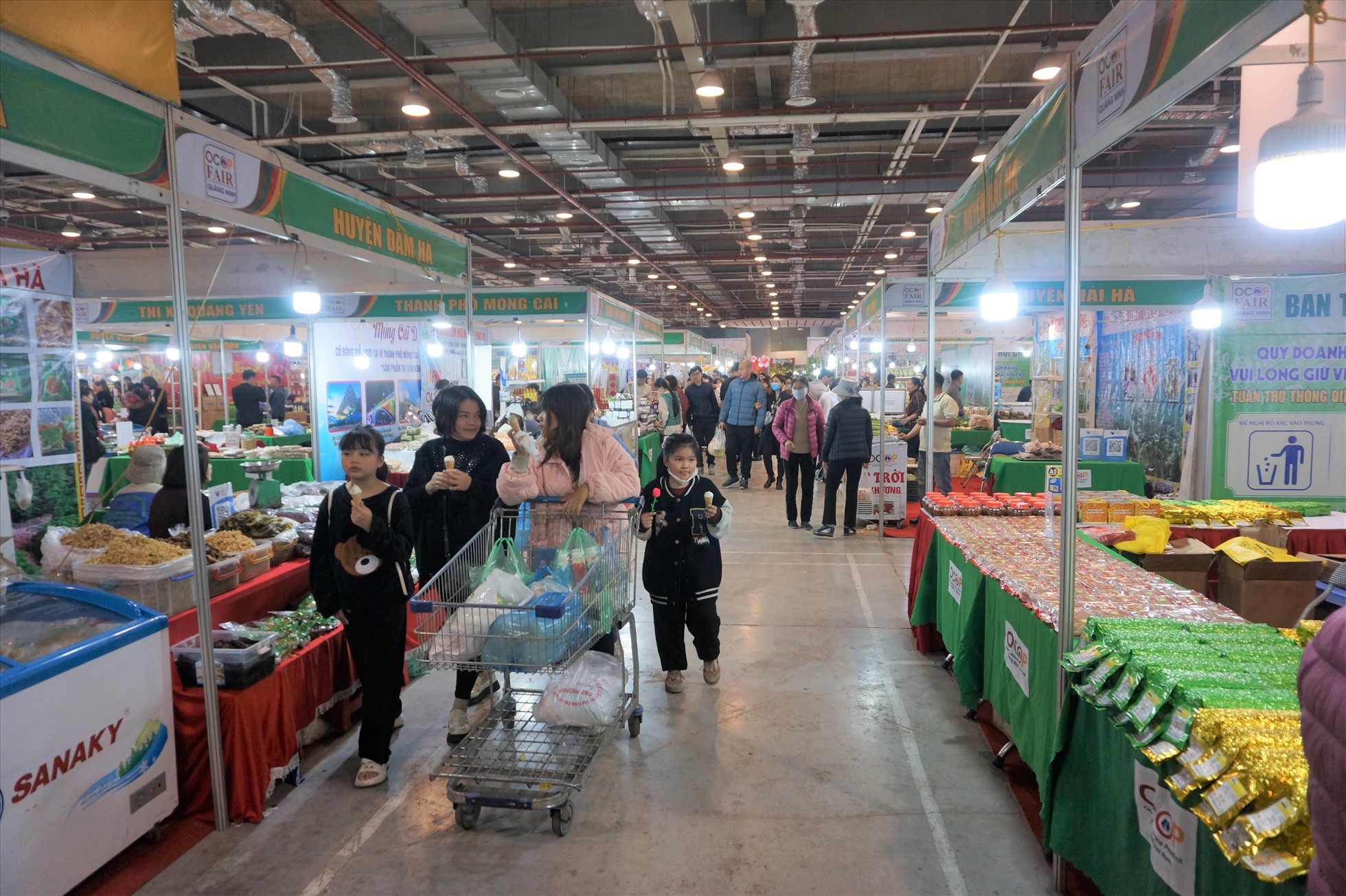 Hội chợ OCOP Quảng Ninh – nơi người bán và mua đều muốn góp mặt