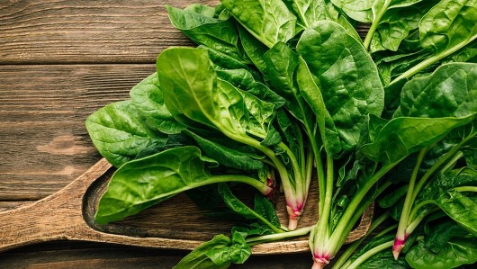 Đi chợ gặp những loại rau này nhớ phải mua ngay, chúng giàu canxi hơn cả tôm, cá