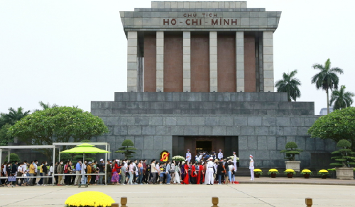 Gần 24.000 vạn lượt Nhân dân và khách quốc tế vào Lăng viếng Chủ tịch Hồ Chí Minh