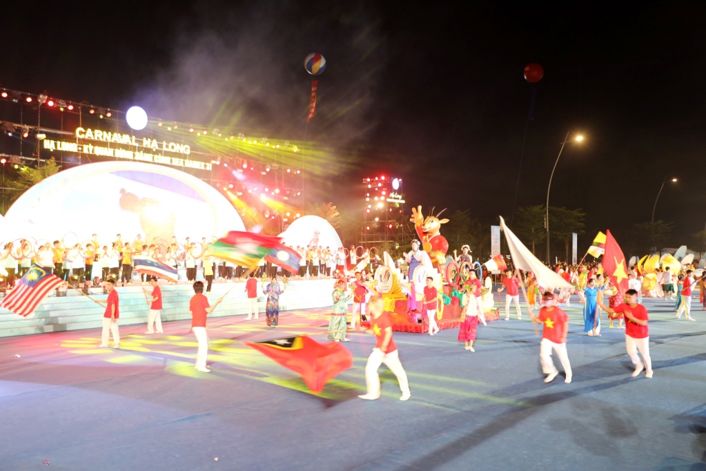 Lễ hội Carnaval Hạ Long 2023 có nhiều hoạt động đặc sắc | Báo Dân tộc và  Phát triển