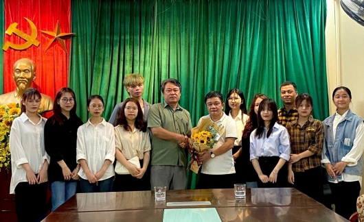 Tạp chí Thương hiệu & Sản phẩm gặp mặt sinh viên Học viện Phụ nữ Việt Nam đến thực tập