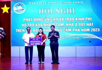 Huy động được 3,2 tỷ đồng tại Hội nghị phát động ủng hộ và trao kinh phí hỗ trợ xóa nhà ở tạm, nhà dột nát