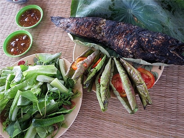 Cá lóc nướng trui – đậm đà hương vị của miền quê Nam Bộ