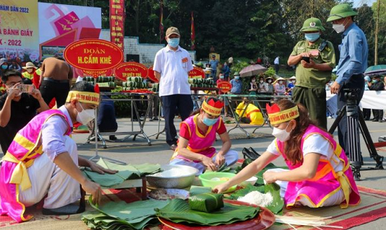 Nghề thủ công truyền thống Nghề làm bánh chưng, bánh giầy huyện Cẩm Khê
