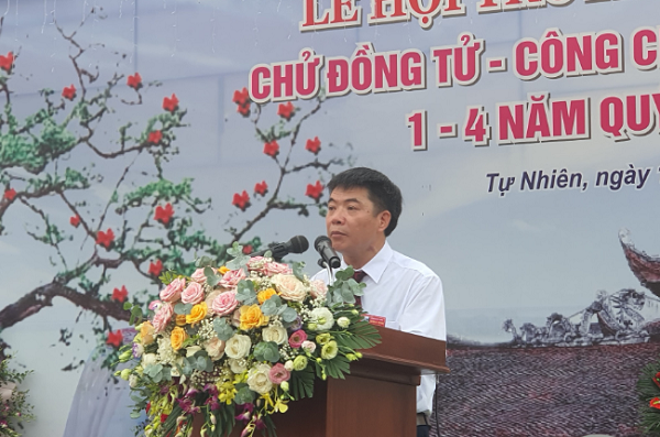 Chủ tịch UBND xã Tự Nhiên Nguyễn Xuân Phiến phát biểu tại Lễ hội