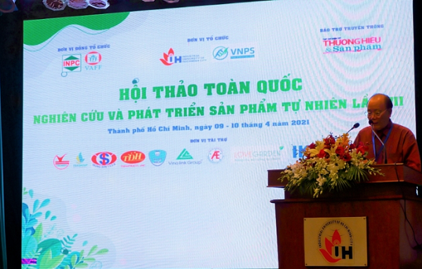 GS.TS Phạm Văn Thiêm - Chủ tịch Hội Khoa học các sản phẩm thiên nhiên Việt Nam (VNPS) phát biểu khai mạc Hội thảo