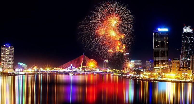 Đà Nẵng được mệnh danh: Thành phố sông Hàn.