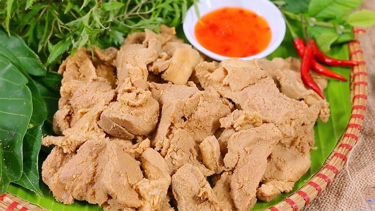 Thịt lợn chua món ăn truyền thống độc đáo của người dân tộc Dao