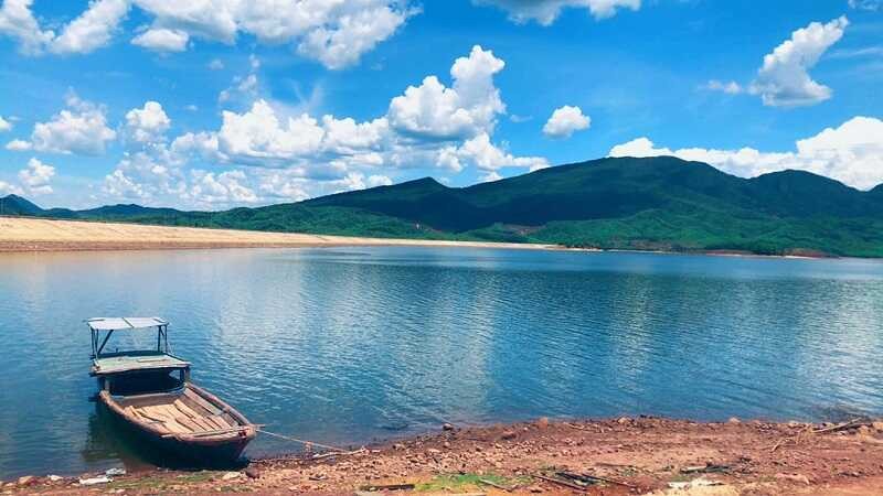 Khám phá đập hồ nước Khe Tân Quảng Nam