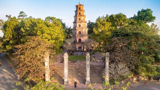 Khám phá Chùa Thiên Mụ - Ngôi chùa linh thiêng 400 tuổi