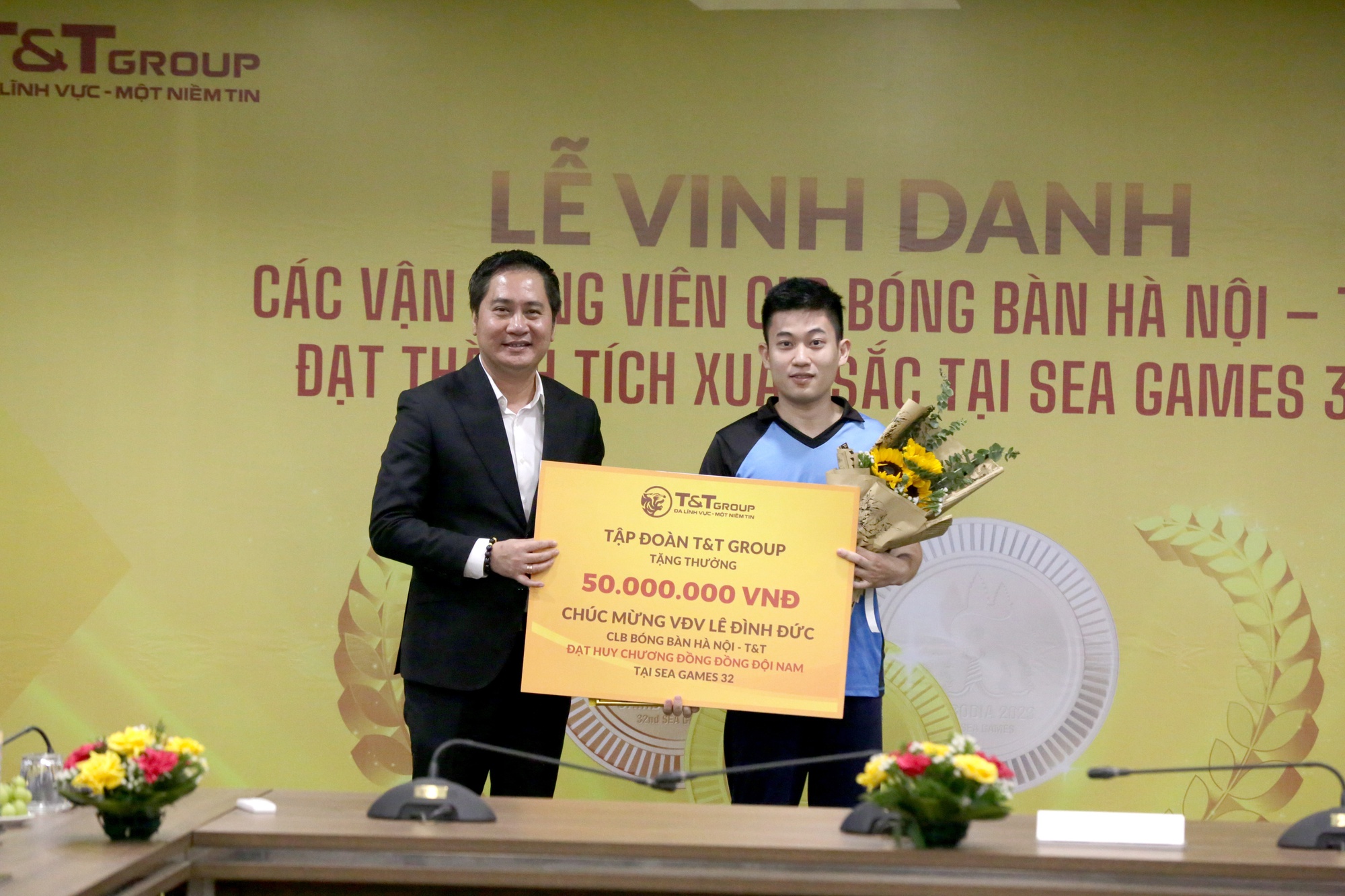 Tập đoàn T&amp;T Group thưởng hơn 1 tỷ đồng cho kỳ tích bóng bàn Việt Nam tại SEA Games 32 - Ảnh 3.