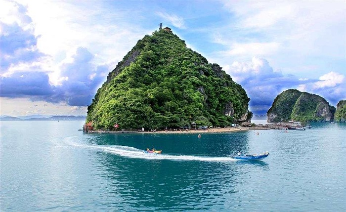 Đảo Soi Sim - Khám phá vẻ đẹp hoang sơ giữa lòng Hạ Long
