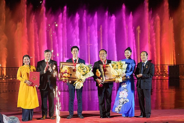 Van Phuc Group khánh thành nhạc nước và xác lập 2 kỷ lục Việt Nam