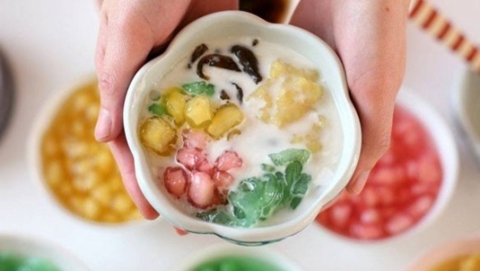 Thổi bay nóng hè với món chè xoa xoa hạt lựu