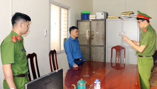 Bắc Giang: Bắt tạm giam nguyên Trưởng phòng kinh doanh bảo hiểm
