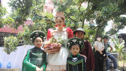 Show trình diễn thời trang độc đáo giữa vườn vải thiều Bắc Giang