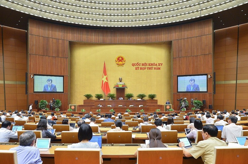 Quốc hội nghe Bộ trưởng Bộ Xây dựng Nguyễn Thanh Nghị trình bày Tờ trình về dự thảo Luật Nhà ở (sửa đổi). 