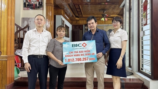 BIC chi trả hơn 1 tỷ đồng bảo hiểm cho khách hàng vay vốn tại BIDV Nam Hà Nội