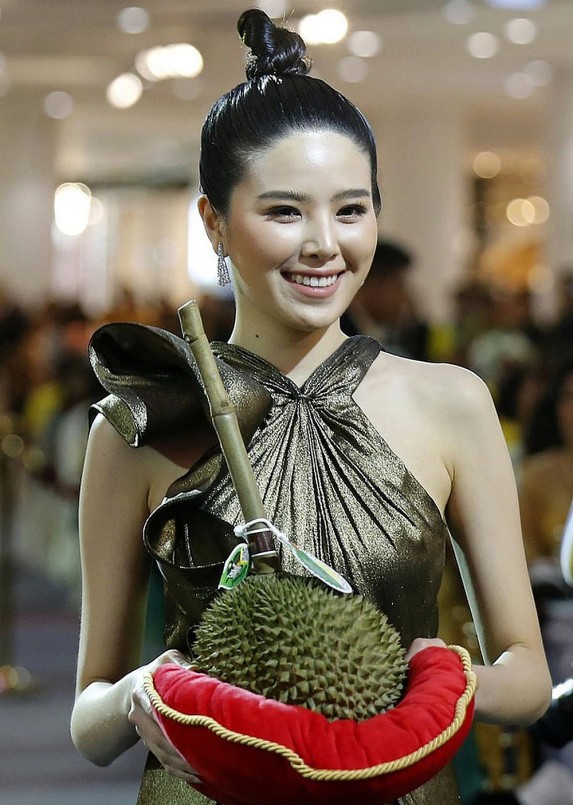 Trái sầu riêng lập kỷ lục về giá tại lễ hội King of Durian.