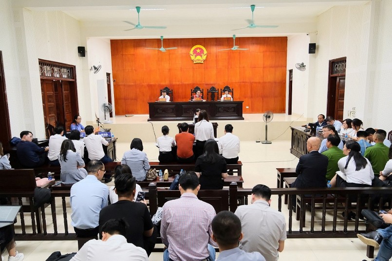 Ảnh: Phiên tòa giả định của học viên lớp cao học luật kinh tế, khóa 5A, 5B, 5C  tại Toà án nhân dân tỉnh Quảng Ninh