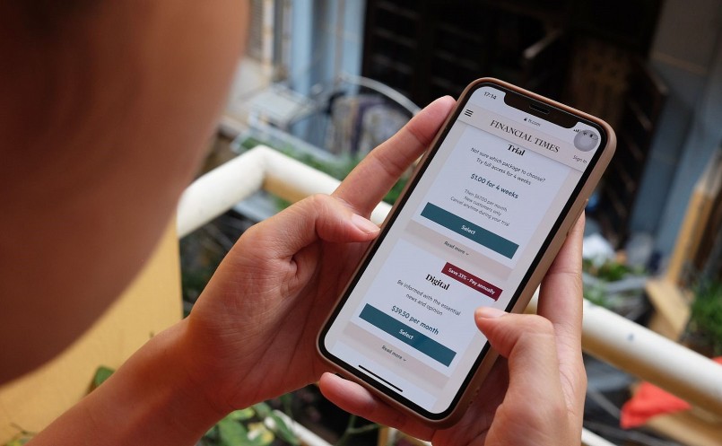 Phí đọc báo đến từ độc giả là nguồn thu quan trọng của nhiều tờ báo điện tử lớn trên thế giới.
