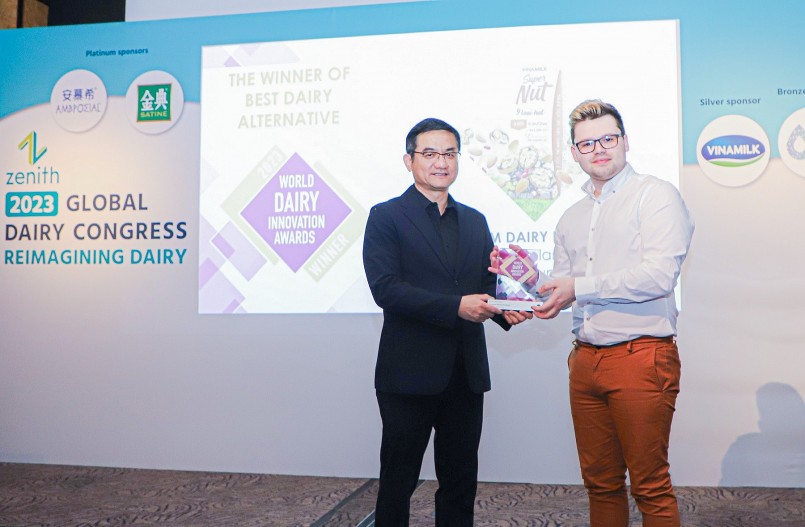 Vinamilk nhận Giải thưởng The World Dairy Innovation Awards 2023 cho sản phẩm Super Nut (Hạng mục sản phẩm thay thế sữa).