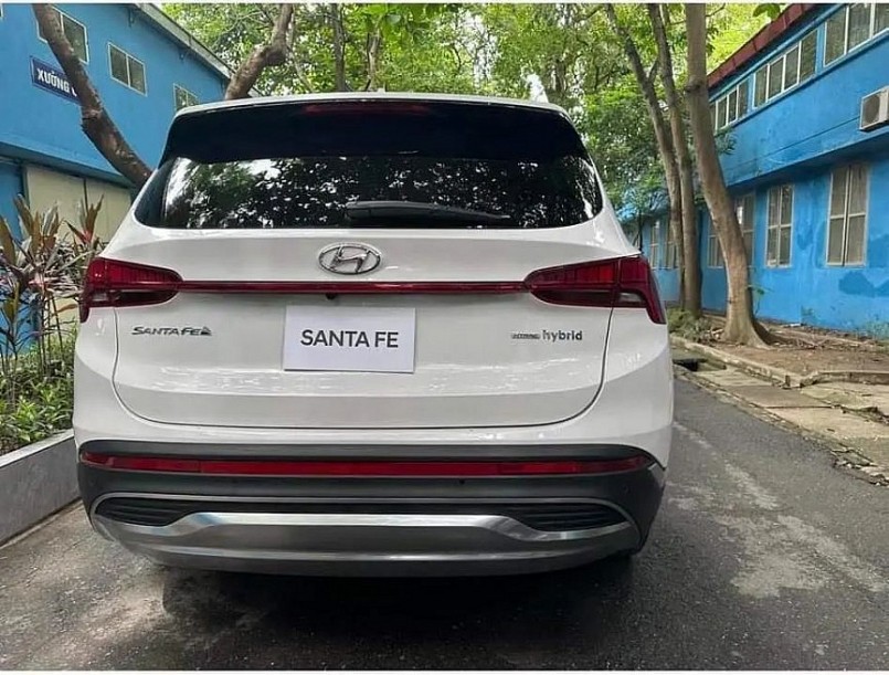 Hyundai SantaFe Hybrid tiếp tục lộ diện tại Việt Nam, sẵn sàng đấu 'đồng hương' Kia Sorento