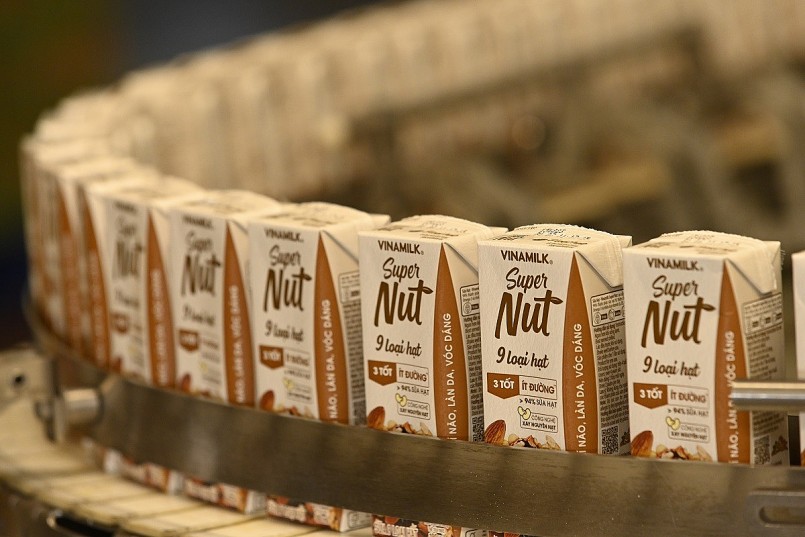  Tuy mới ra mắt nhưng “tân binh” Sữa 9 loại hạt Super Nut của Vinamilk đang nhận được sự yêu thích lớn của người tiêu dùng về cả vị ngon lẫn chất lượng.