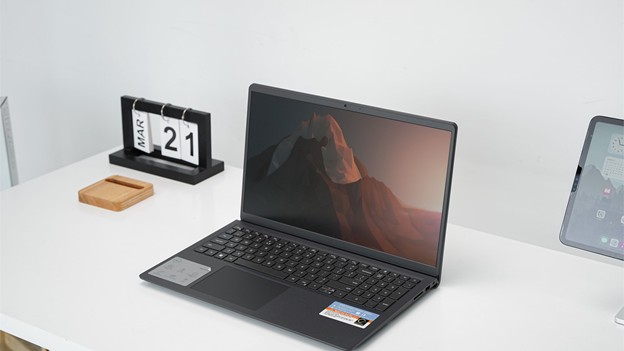 Laptop Dell Inspiron 15: Mang cả thế giới thu gọn lại trong tầm tay bạn