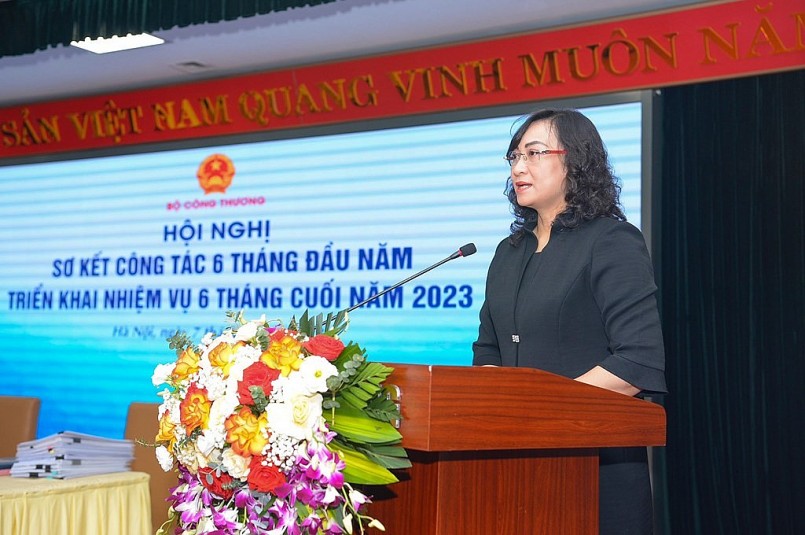 Thứ trưởng Phan Thị Thắng 