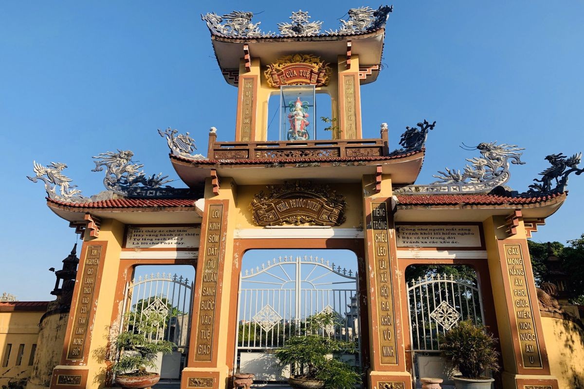 Cổng chùa Phước Duyên 