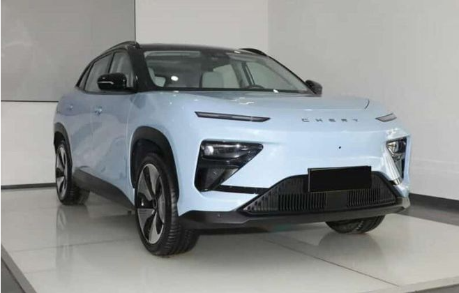 Chery eQ7 - SUV điện Trung Quốc giá cực ''hạt rẻ'', nội thất cực''xịn''