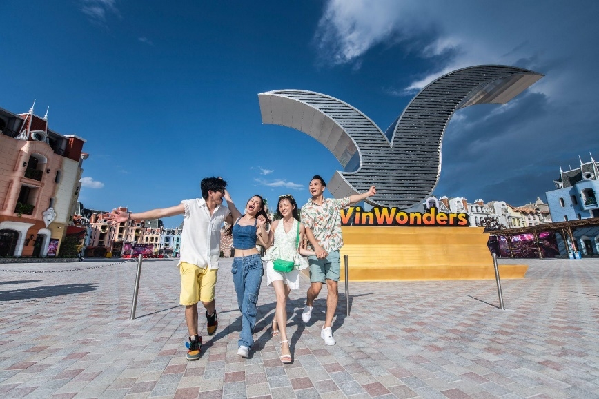 Top 5 trải nghiệm không thể bỏ lỡ của fan 8Wonder tại VinWonders Nha Trang 7