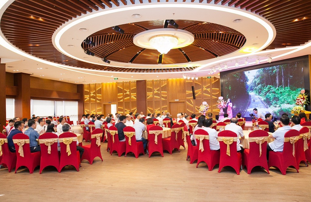 Hội Doanh nhân Thanh Chương tại Hà Nội và các tỉnh phía Bắc: Kết nối - Hội tụ - Sẻ chia Hội Doanh nhân Thanh Chương tại Hà Nội và các tỉnh phía Bắc: Kết nối - Hội tụ - Sẻ chia
